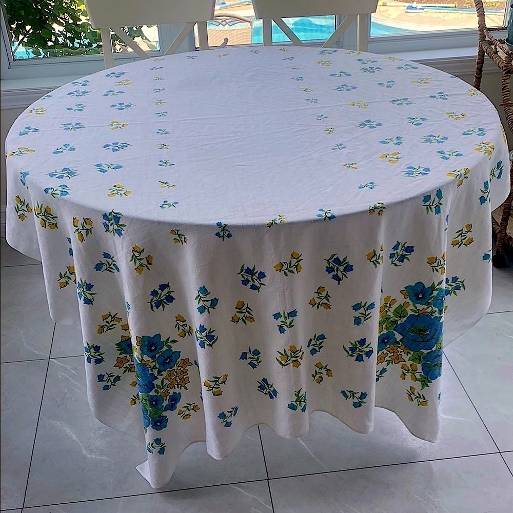 VINTAGE blue/yellow/white Floral Tablecloth cotton rectangular L87.5” x W58.5”